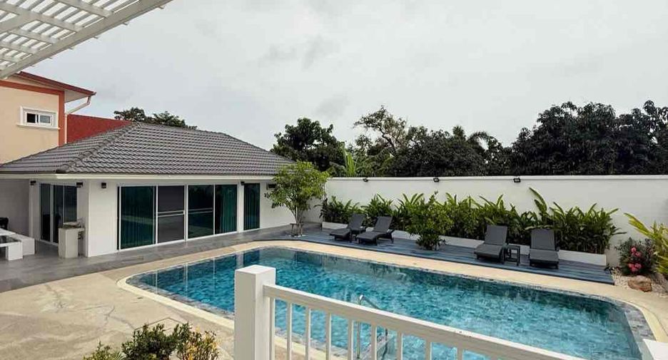For rent and for sale 4 bedrooms villa in Bang Lamung, Chonburi