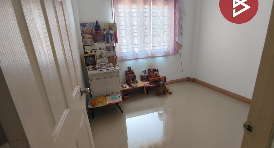 For sale 3 bedrooms townhouse in Mueang Chachoengsao, Chachoengsao