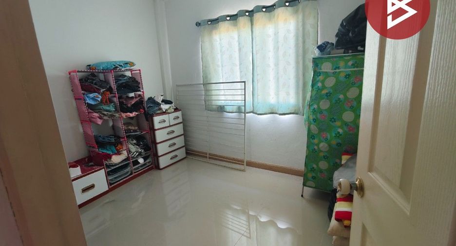 For sale 3 bedrooms townhouse in Mueang Chachoengsao, Chachoengsao