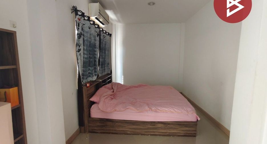 For sale 3 bedrooms townhouse in Mueang Chachoengsao, Chachoengsao