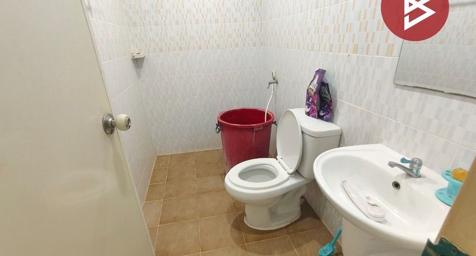 For sale 3 bedrooms townhouse in Mueang Chachoengsao, Chachoengsao