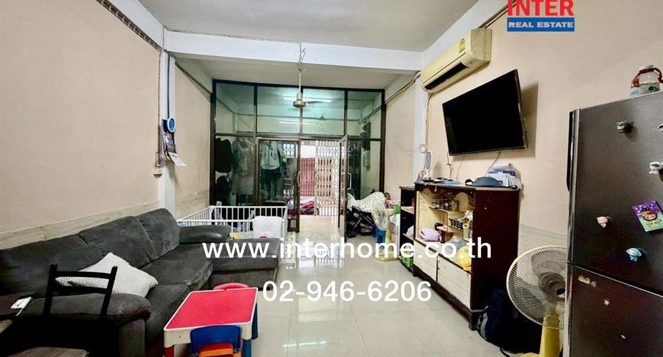 For sale 4 bedrooms retail Space in Sathon, Bangkok