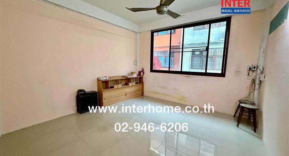 For sale 4 bedrooms retail Space in Sathon, Bangkok