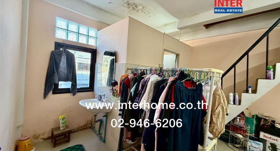 For sale 4 bedrooms retail Space in Sathon, Bangkok