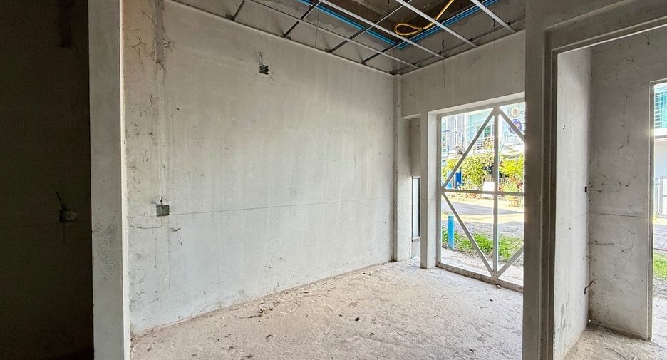 For sale retail Space in Mueang Krabi, Krabi