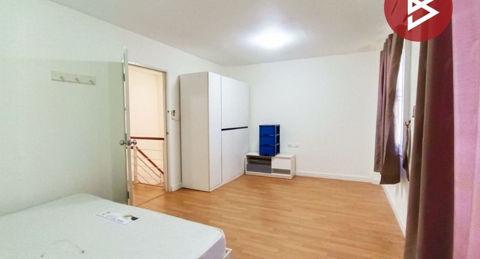 For sale 2 bedrooms townhouse in Mueang Samut Sakhon, Samut Sakhon