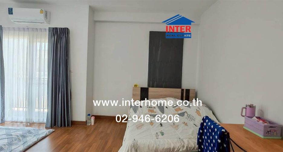 Casa adosada en venta de 3 habitaciones en Mueang Pathum Thani, Pathum Thani