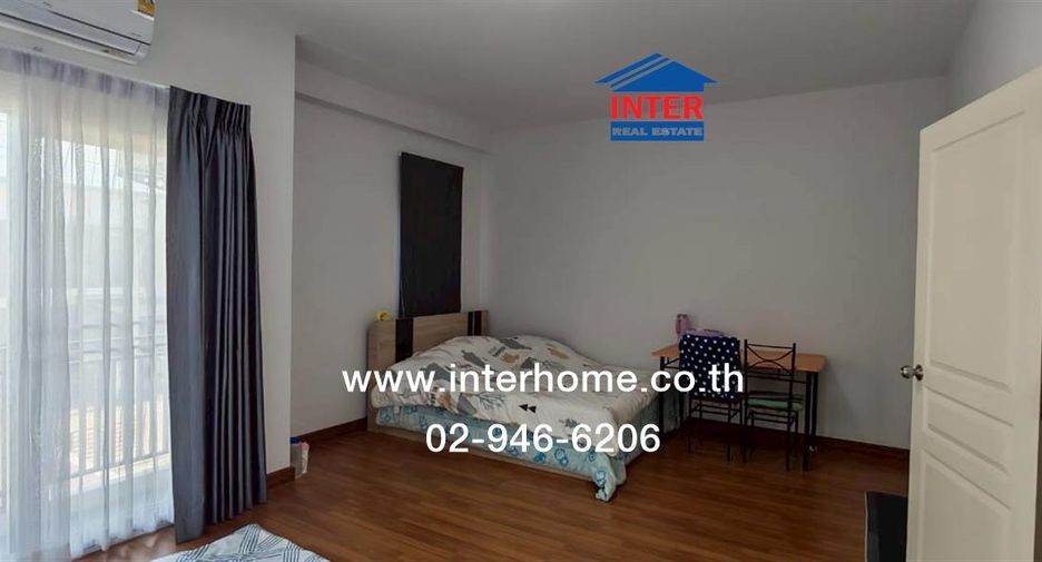 Casa adosada en venta de 3 habitaciones en Mueang Pathum Thani, Pathum Thani