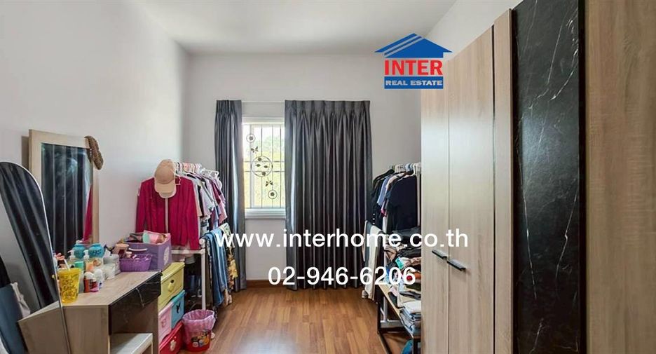 Casa adosada en venta de 3 habitaciones en Mueang Pathum Thani, Pathum Thani