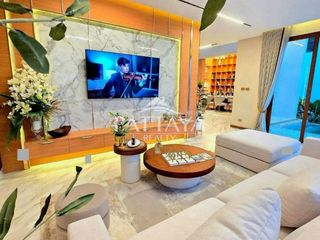 À vendre 5 chambres villa à Bang Lamung, Chonburi