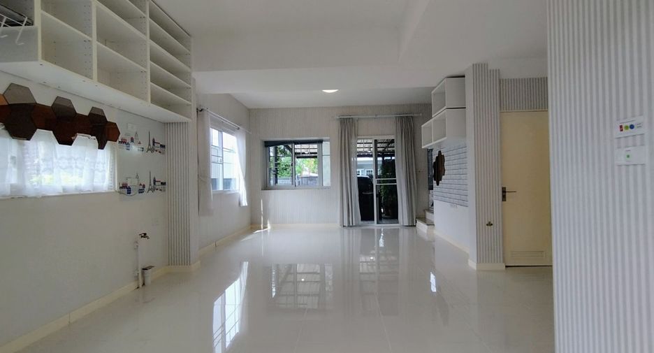 For rent and for sale 2 bedrooms townhouse in Mueang Samut Prakan, Samut Prakan
