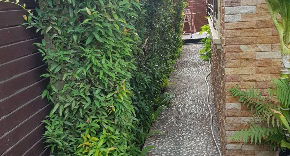 For sale 4 bedrooms house in Mueang Uttaradit, Uttaradit