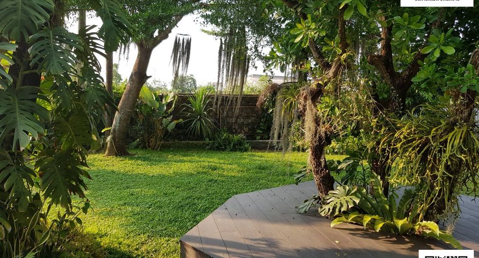 For sale 4 bedrooms house in Mueang Uttaradit, Uttaradit