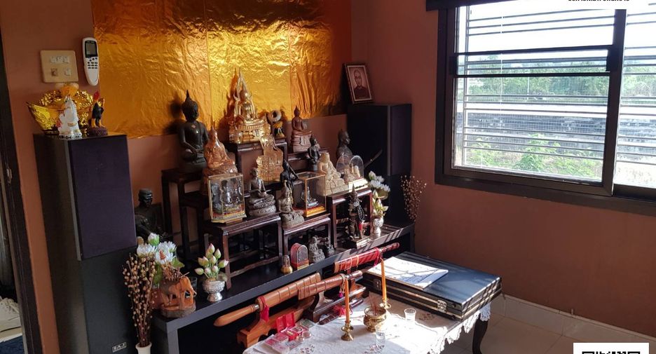 For sale 4 bedrooms house in Mueang Uttaradit, Uttaradit