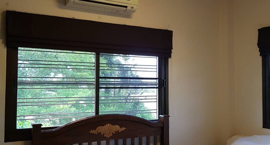 For sale 4 bedrooms house in Mueang Uttaradit, Uttaradit