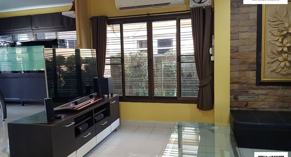 For sale 4 bedrooms house in Mueang Uttaradit, Uttaradit
