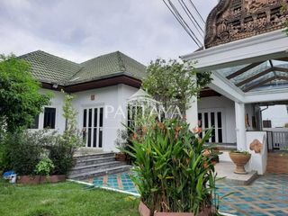 For sale 4 bedrooms house in Bang Lamung, Chonburi