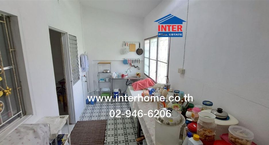 For sale 4 bedrooms townhouse in Thanyaburi, Pathum Thani
