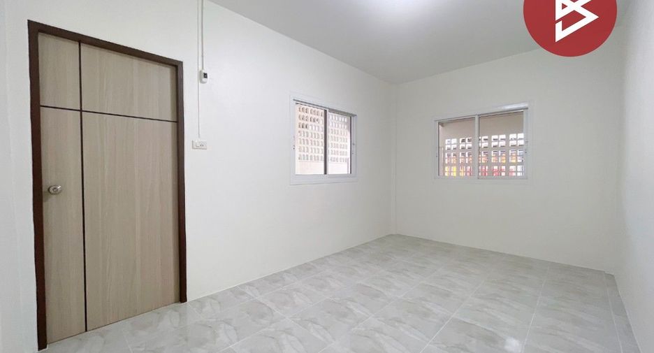For sale 3 bedrooms townhouse in Si Racha, Chonburi