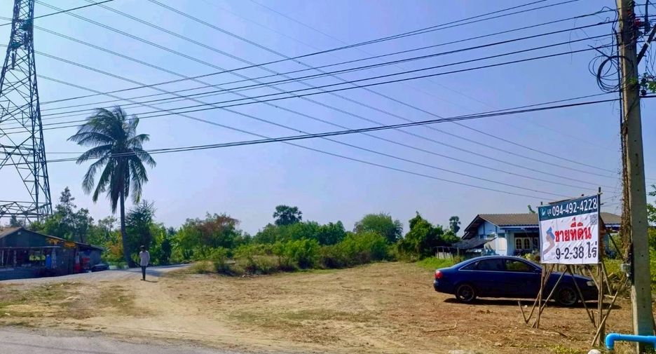 Terreno en venta en Nakhon Chai Si, Nakhon Pathom