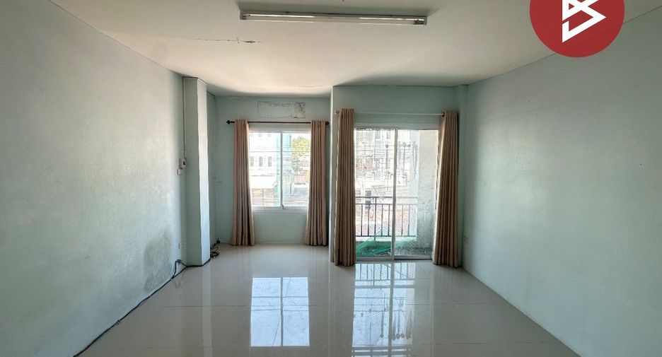 Gewerbefläche zum Kauf mit 2 Zimmer in Mueang Chon Buri, Chonburi