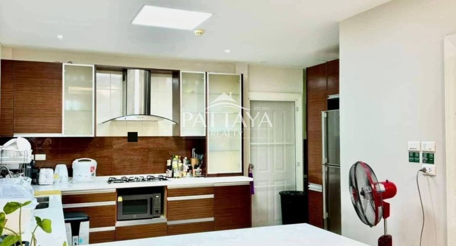 Haus zur Miete und zum Kauf mit 4 Zimmer in Bang Lamung, Chonburi