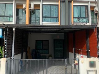 Продажа 3 спальни таунхаус в Mueang Chachoengsao, Чаченгсау