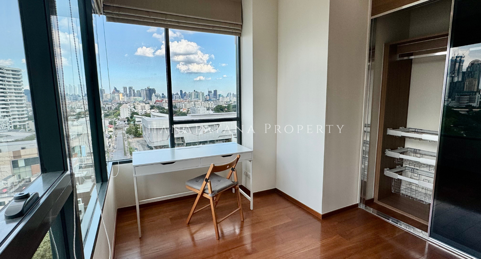 For sale 2 bedrooms condo in Yan Nawa, Bangkok