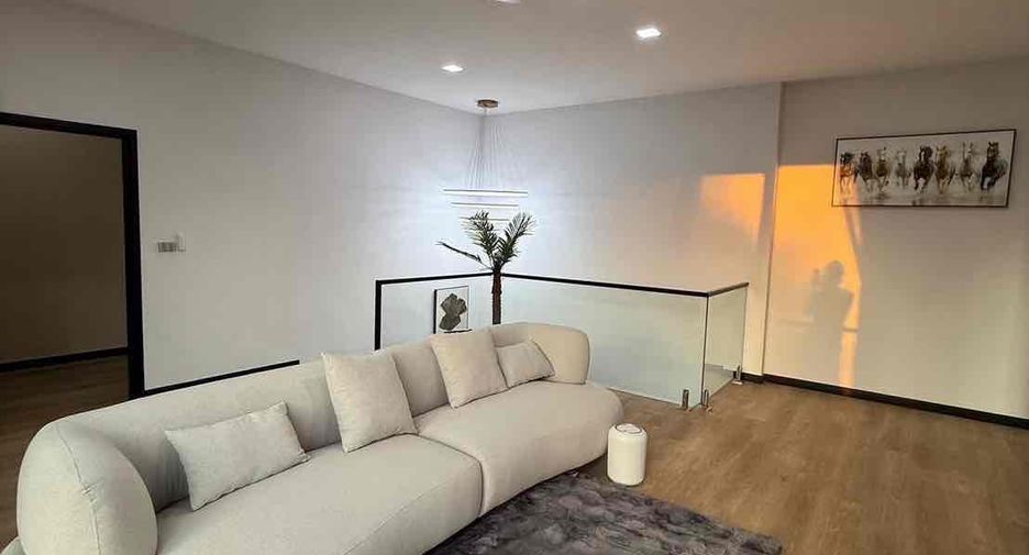 Villa en alquiler y en venta de 3 habitaciones en Bang Lamung, Chonburi
