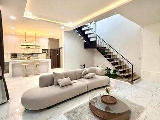 Villa zur Miete und zum Kauf mit 3 Zimmer in Bang Lamung, Chonburi