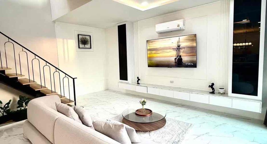 Villa en alquiler y en venta de 3 habitaciones en Bang Lamung, Chonburi