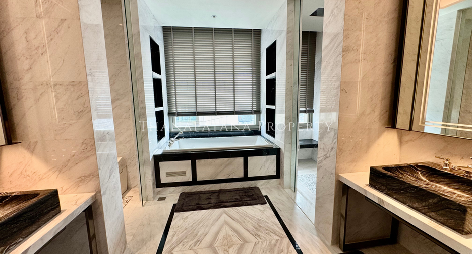 For rent そして for sale 6 ベッドルーム condo in Khlong San, Bangkok