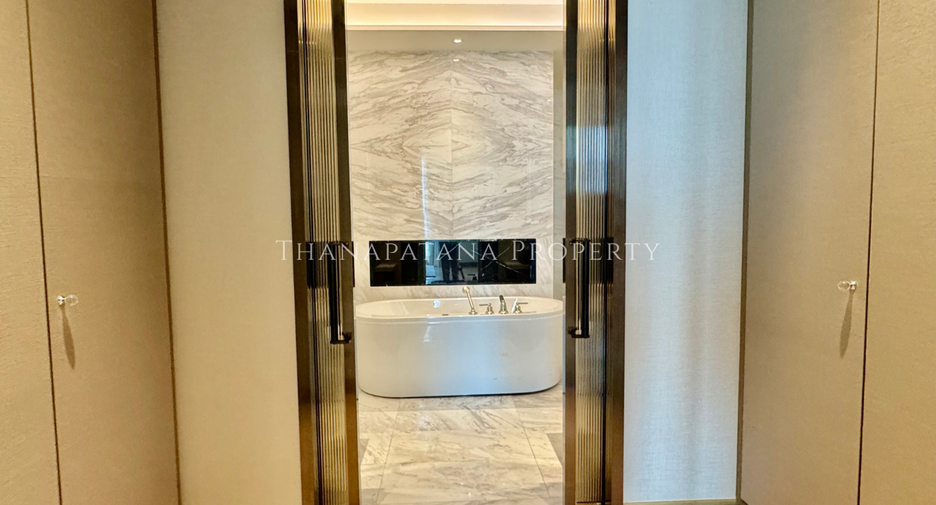 For rent そして for sale 6 ベッドルーム condo in Khlong San, Bangkok