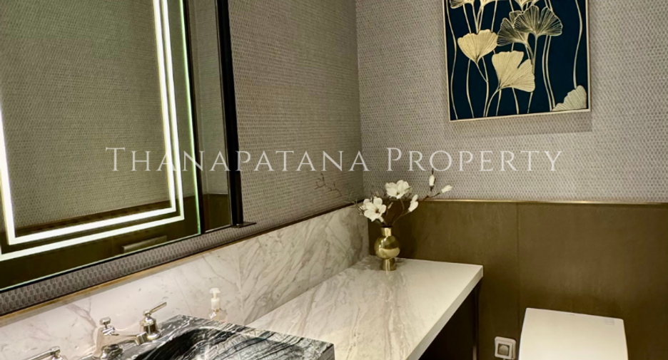 For rent そして for sale 6 ベッドルーム condo in Khlong San, Bangkok