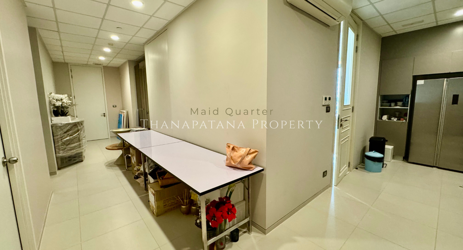 For rent and for sale 4 bedrooms condo in Pathum Wan, Bangkok