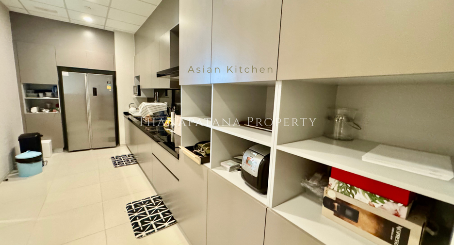 For rent and for sale 4 bedrooms condo in Pathum Wan, Bangkok