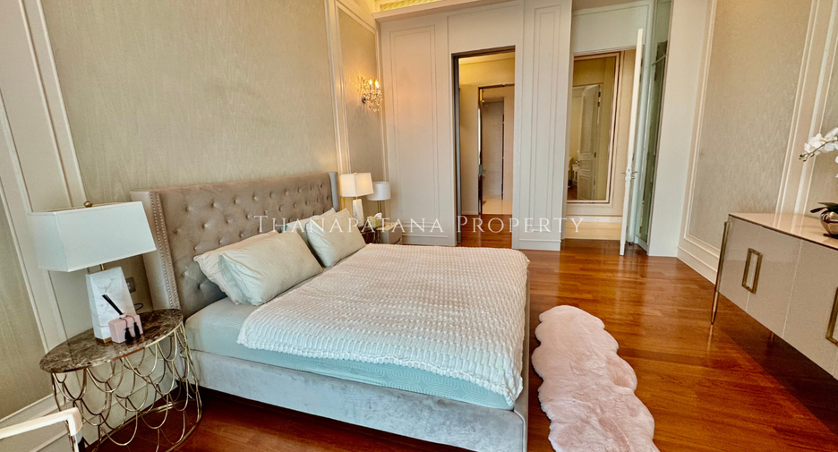 For rent and for sale 4 bedrooms condo in Pathum Wan, Bangkok