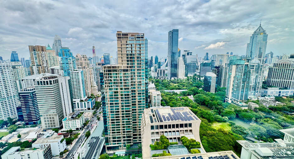 For rent and for sale 4 bedrooms condo in Pathum Wan, Bangkok