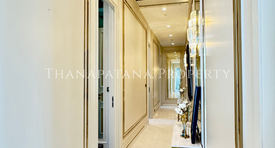 For rent and for sale 4 bedrooms condo in Pathum Wan, Bangkok
