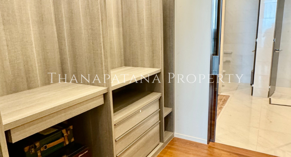 For rent and for sale 4 bedrooms condo in Pathum Wan, Bangkok