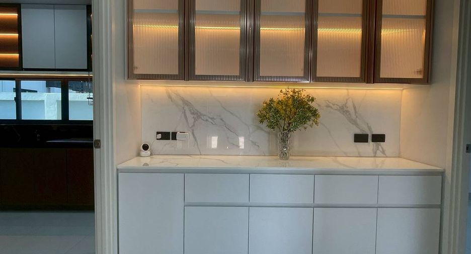 For sale 4 bedrooms house in Hang Dong, Chiang Mai