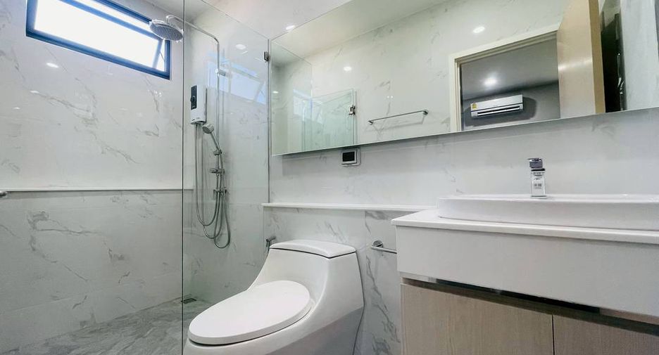 For sale 4 bedrooms house in Hang Dong, Chiang Mai