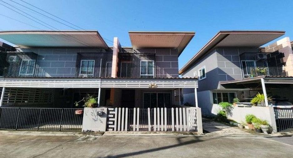 Casa adosada en venta de 1 habitaciones en Ban Bueng, Chonburi