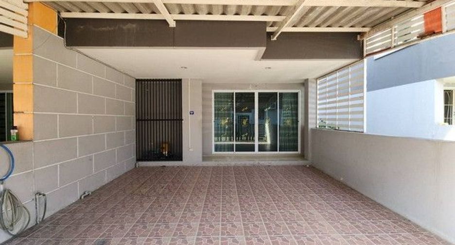 Casa adosada en venta de 1 habitaciones en Ban Bueng, Chonburi