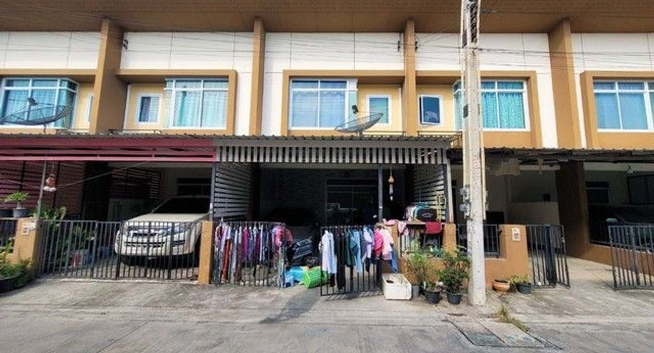 Reihenhaus zum Kauf mit 1 Zimmer in Ban Bueng, Chonburi