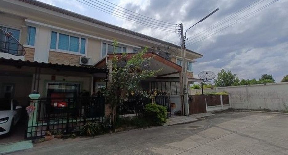 Reihenhaus zum Kauf mit 1 Zimmer in Ban Bueng, Chonburi