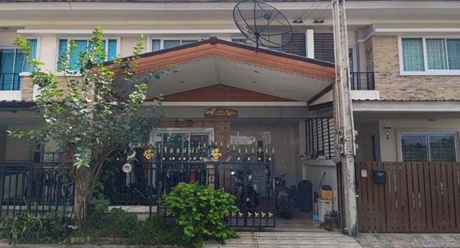 Reihenhaus zum Kauf mit 1 Zimmer in Ban Bueng, Chonburi
