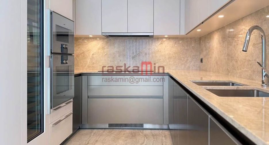 For rent 2 bedrooms condo in Pathum Wan, Bangkok