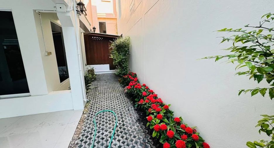For rent 5 ベッドルーム house in Watthana, Bangkok