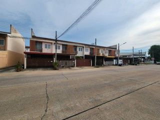 For sale 1 bed townhouse in Tha Takiap, Chachoengsao